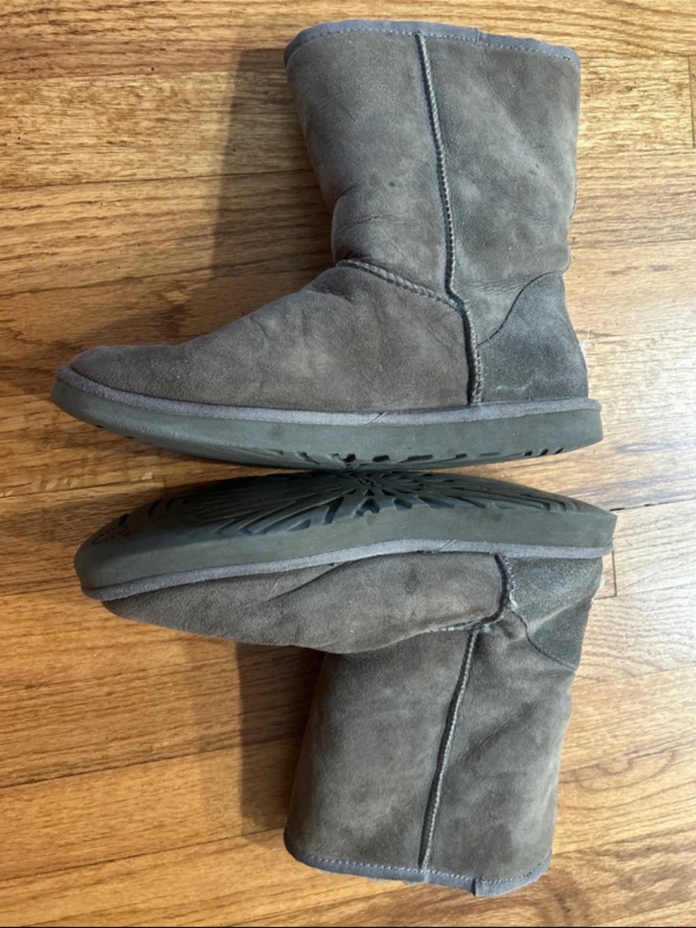 UGGs Women Short Suede Boots - Olive Grey size 10